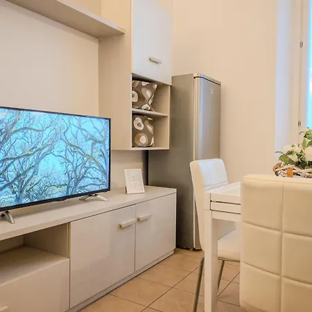 La Ringhiera Fiorita - 101 - 1 Min Centro Storico Apartment Monza