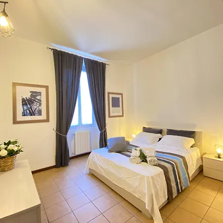 La Ringhiera Fiorita - 101 - 1 Min Centro Storico Apartment *